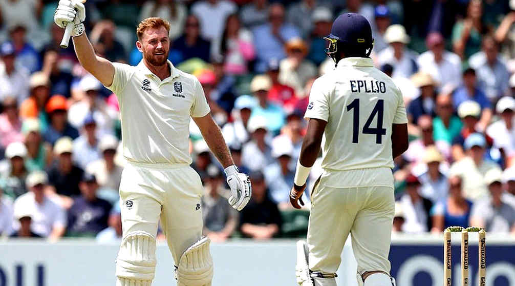 চারটি খালি ব্যাগ আর এক কিশোরের নাম: ইংল্যান্ডের দল-ঘোষণায় যে ছায়াগুলো কেউ দেখে না
